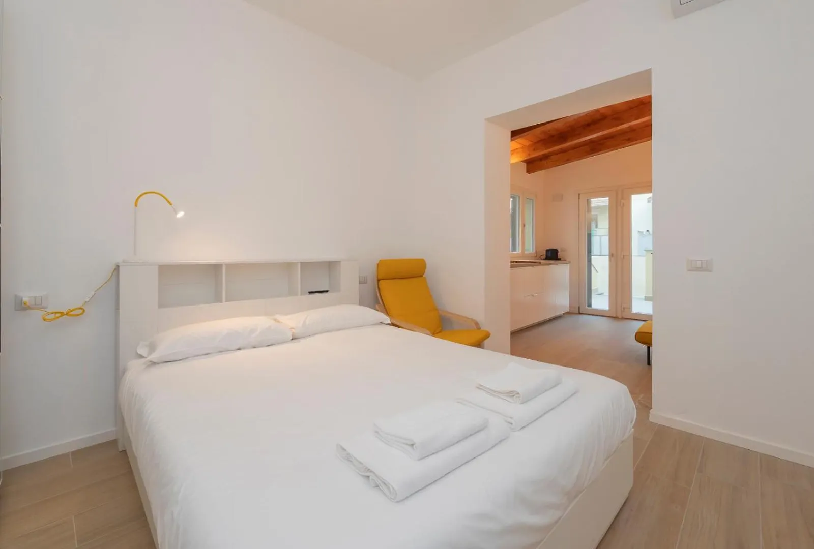 Luxury Apartment - Flumendosa 5 Mediolan 0*,